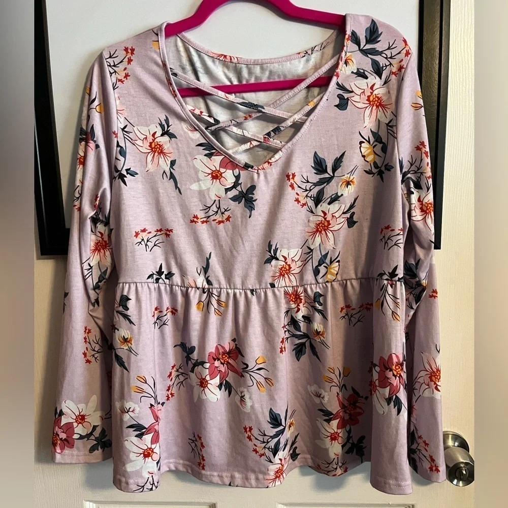 SHEIN Plus Sized Floral Blouse - Picture 2 of 4